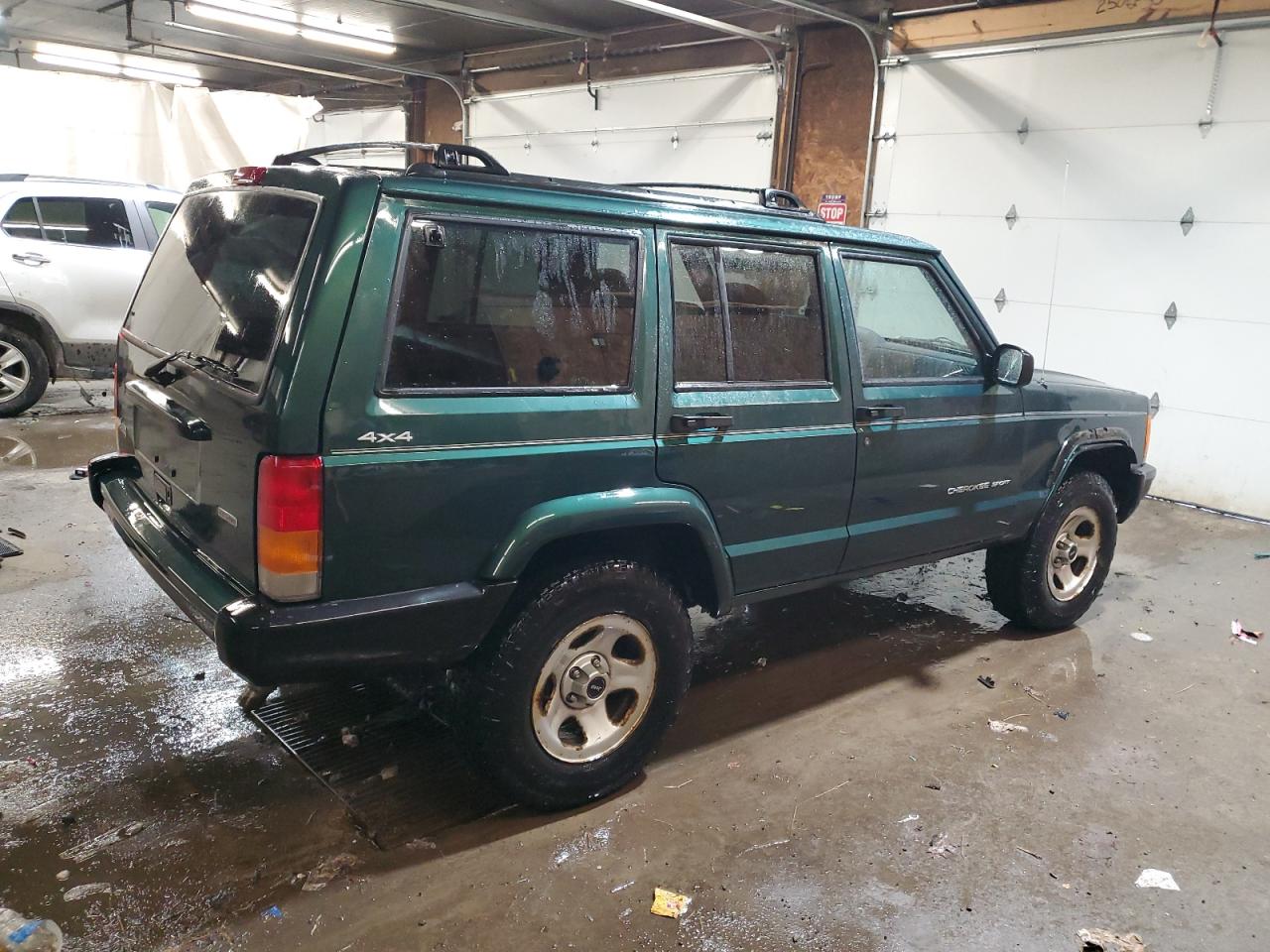 2001 Jeep Grand Cherokee - Image 3