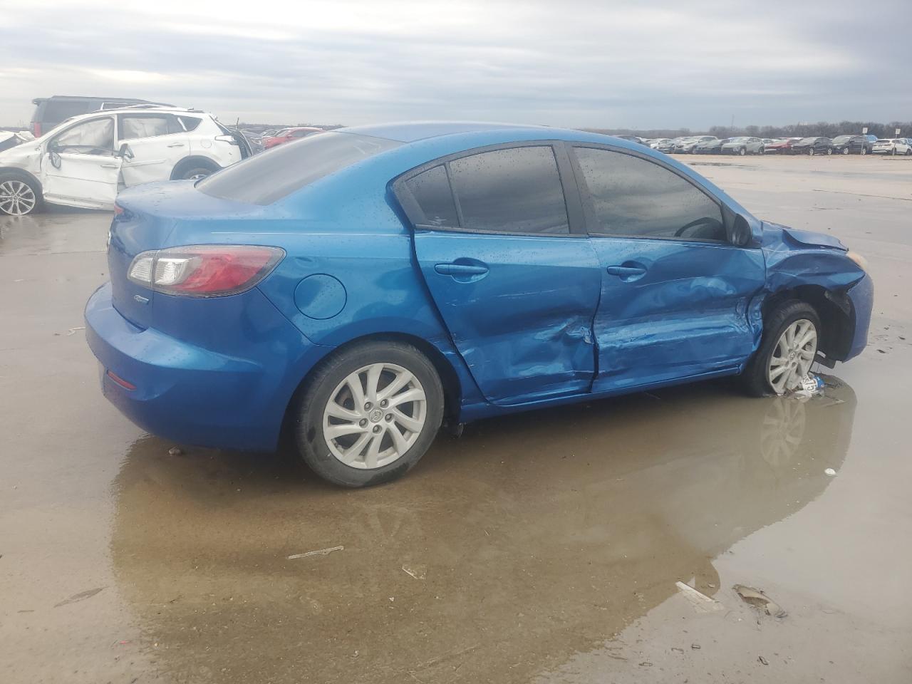 2012 Mazda 3 - Image 4