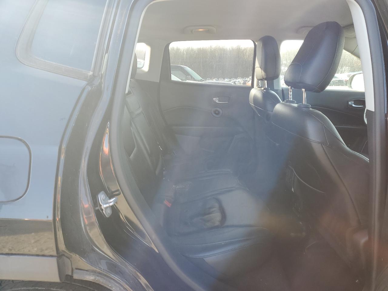2018 Jeep Compass - Image 11