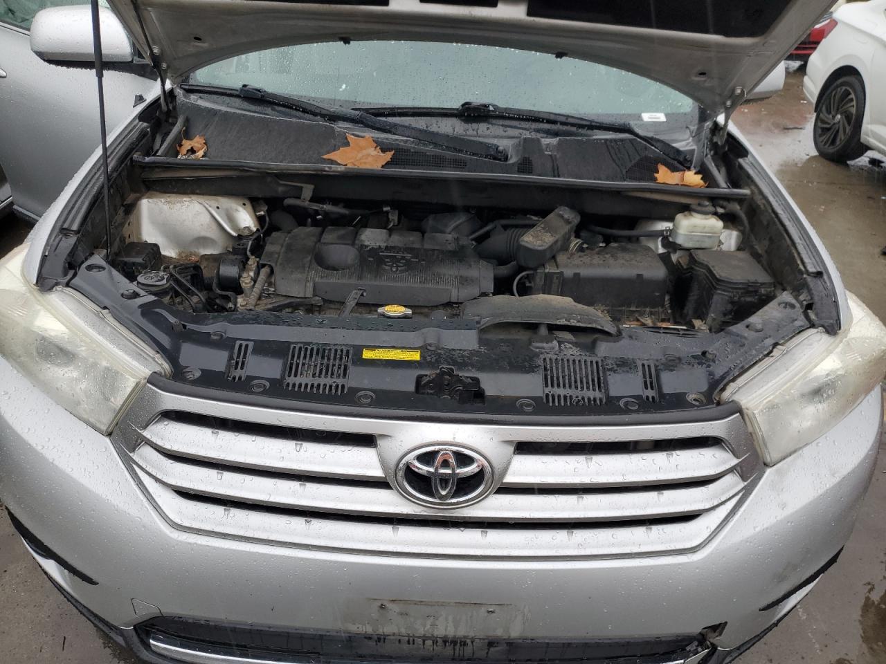2011 Toyota Highlander - Image 12