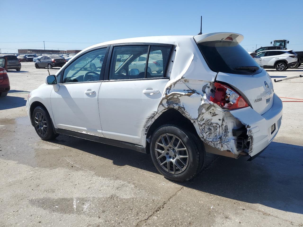 2007 Nissan Versa - Image 2