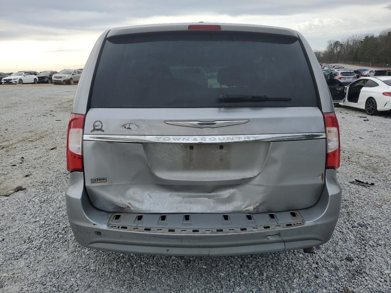 2016 Chrysler Town & Country - Image 6