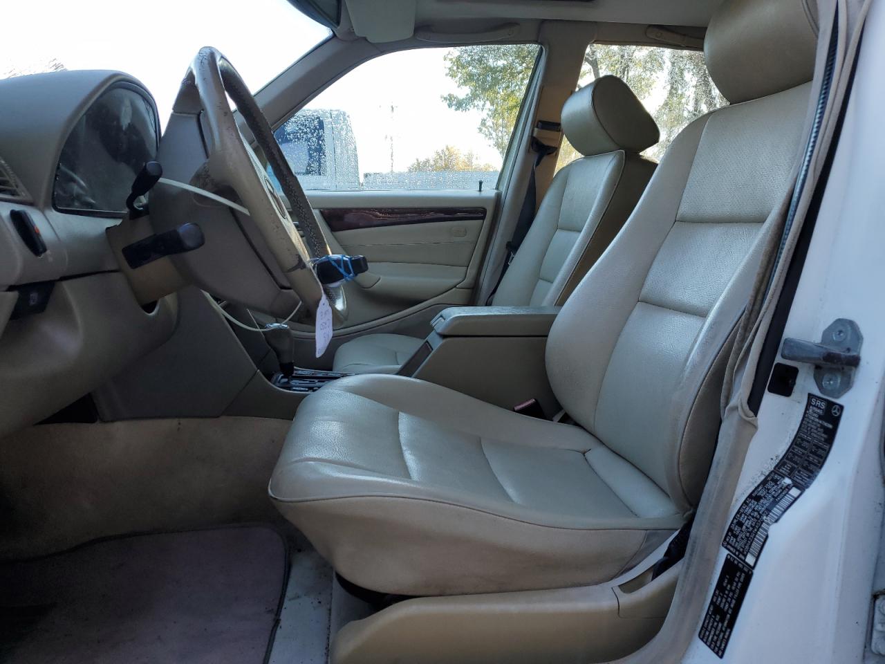 1998 Mercedes-Benz C 230 VIN: WDBHA23G1WA570692 Lot: 42593755