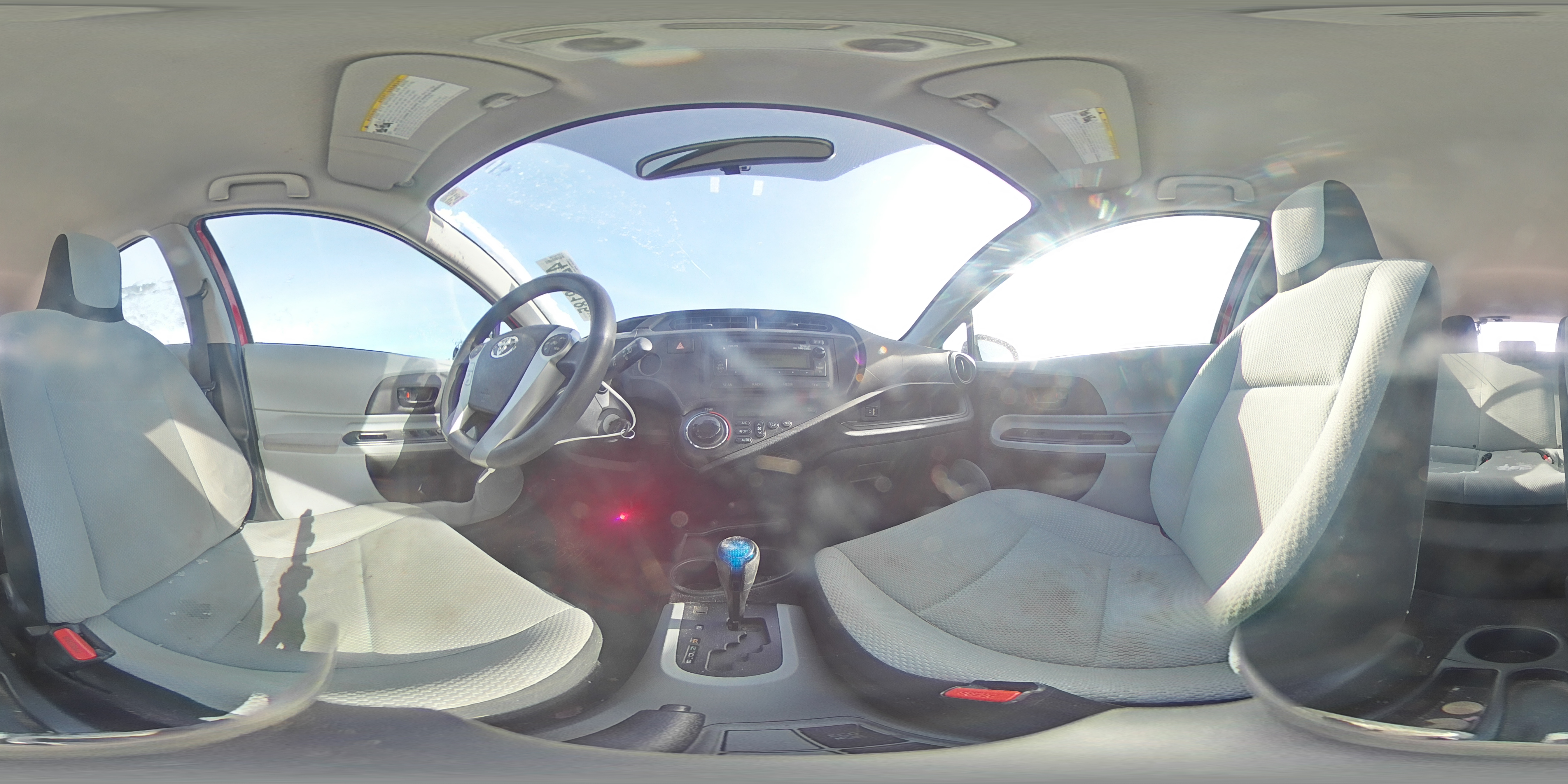 2014 Toyota Prius - Image 13