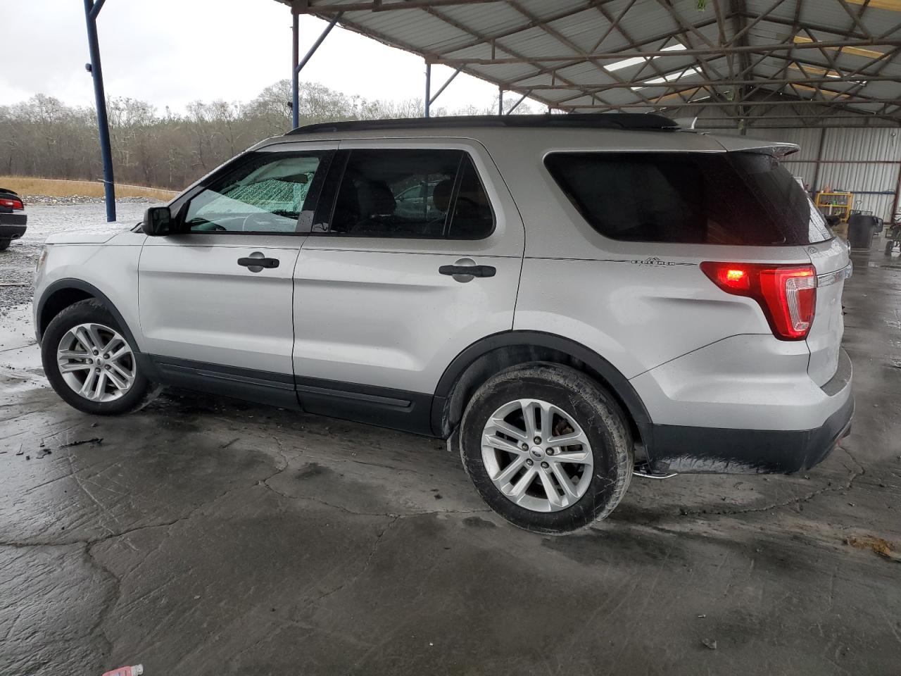 2017 Ford Explorer - Image 2