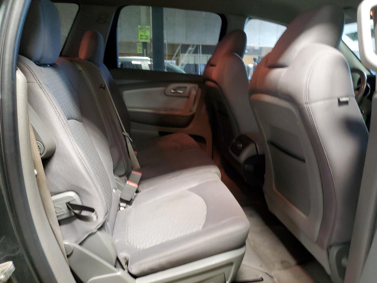 2010 Chevrolet Traverse - Image 12