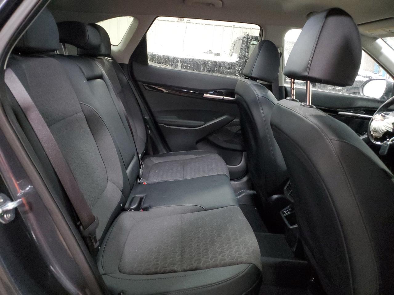 2024 Kia Seltos - Image 10