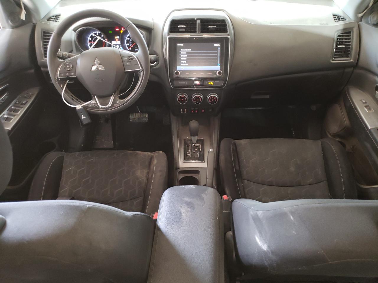 2020 Mitsubishi Outlander - Image 8