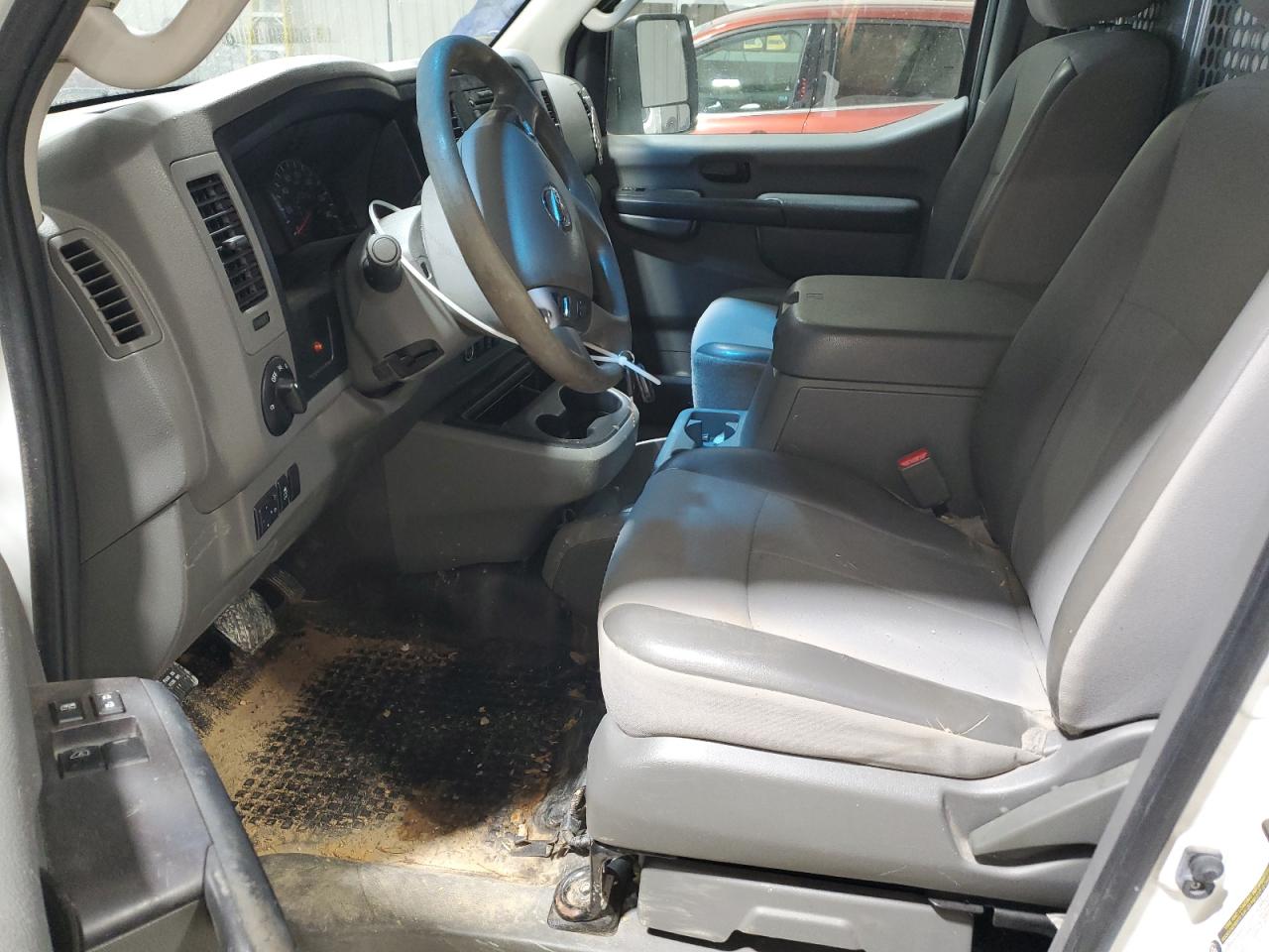2014 Nissan NV - Image 7