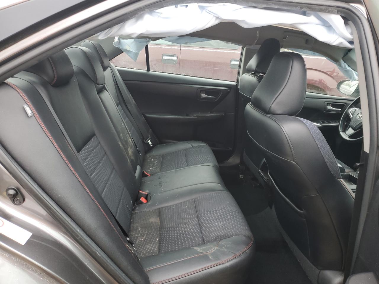 2015 Toyota Camry - Image 10