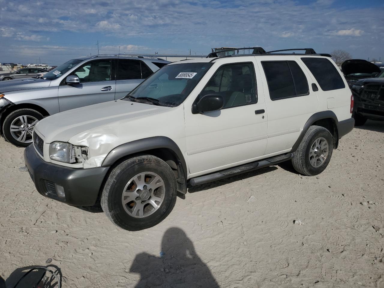 2001 Nissan Pathfinder - Image 1