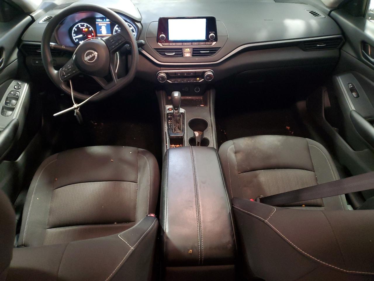 2024 Nissan Altima - Image 8