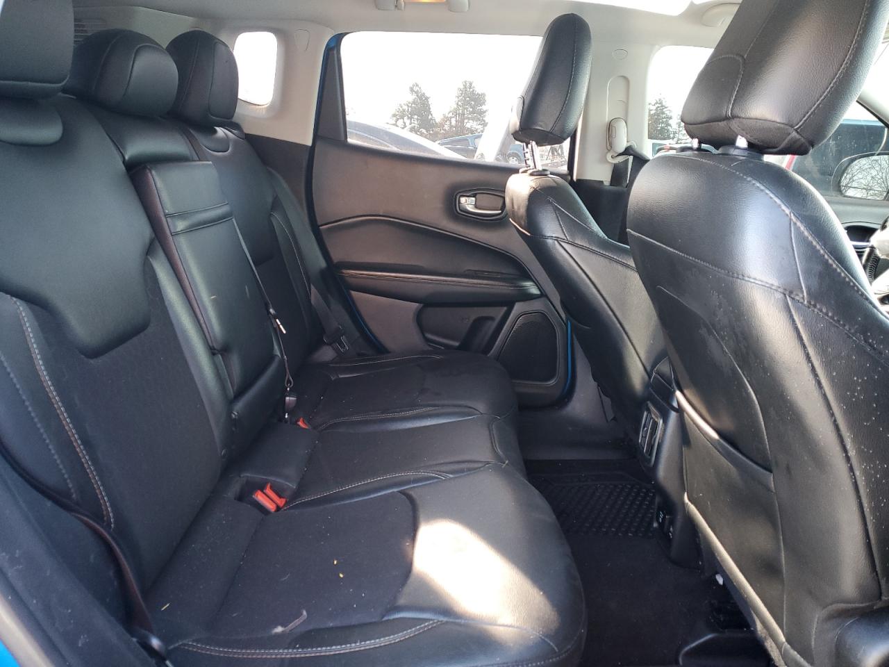 2018 Jeep Compass - Image 12