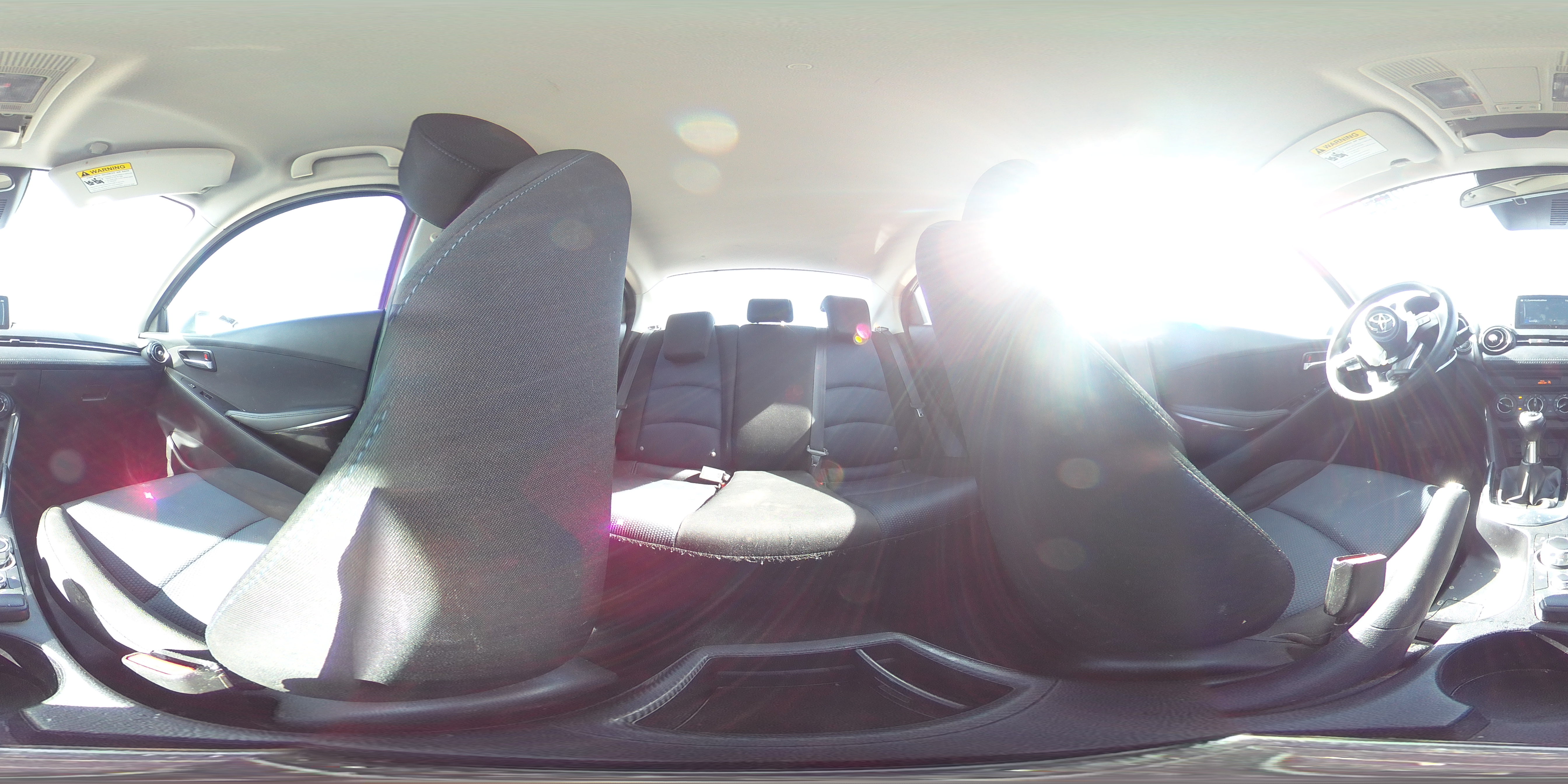 2018 Toyota Yaris - Image 15