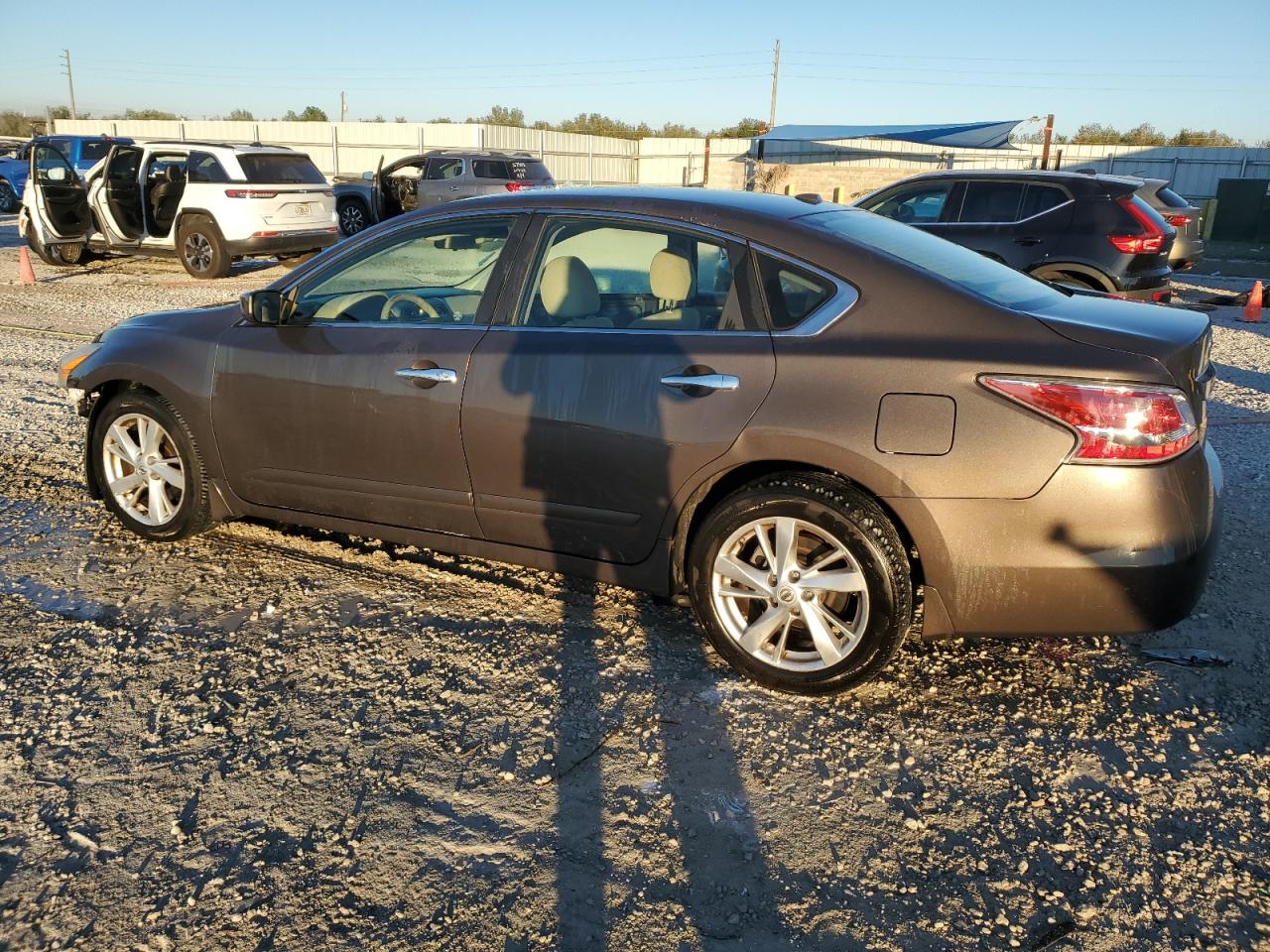 2015 Nissan Altima - Image 2
