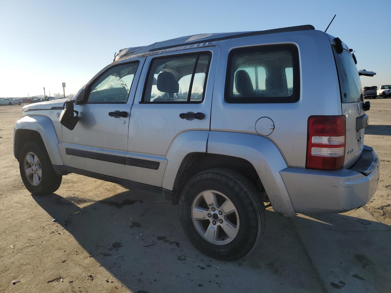 2012 Jeep Liberty (North America) - Image 2
