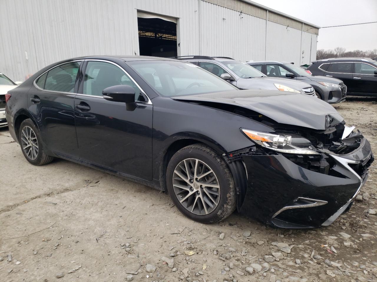 2017 Lexus ES - Image 4