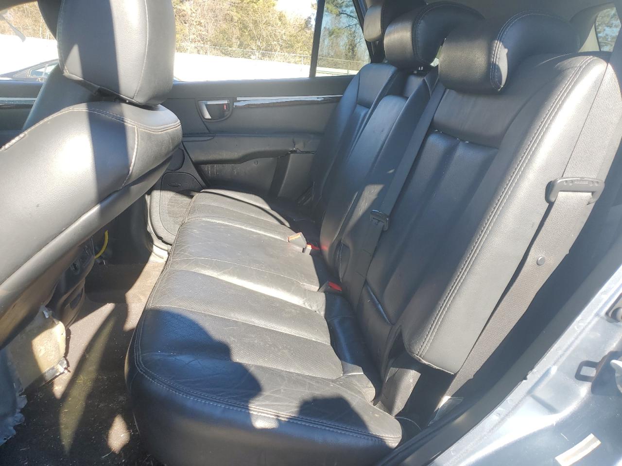 2009 Hyundai Santa Fe - Image 11