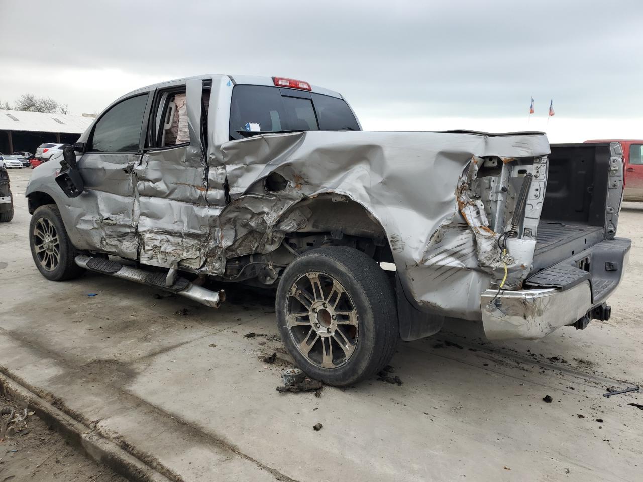 2013 Toyota Tundra - Image 2