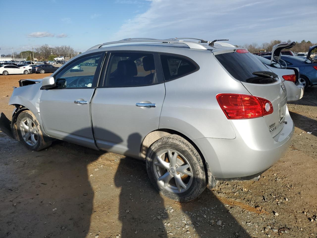 2010 Nissan Rogue - Image 2