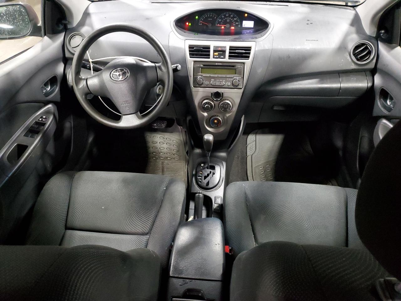 2012 Toyota Yaris - Image 8