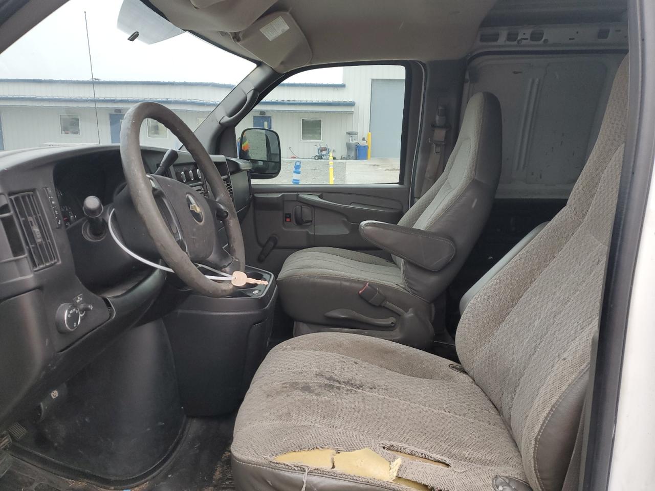 2009 Chevrolet Express - Image 7