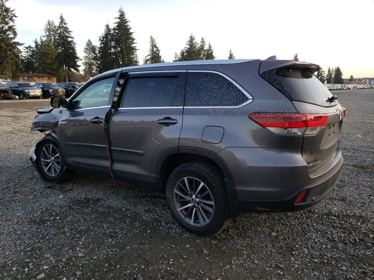2019 Toyota Highlander - Image 2