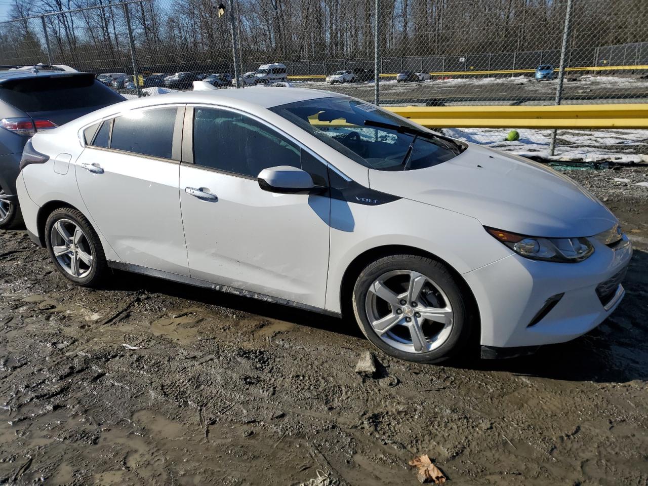 2017 Chevrolet Volt - Image 4