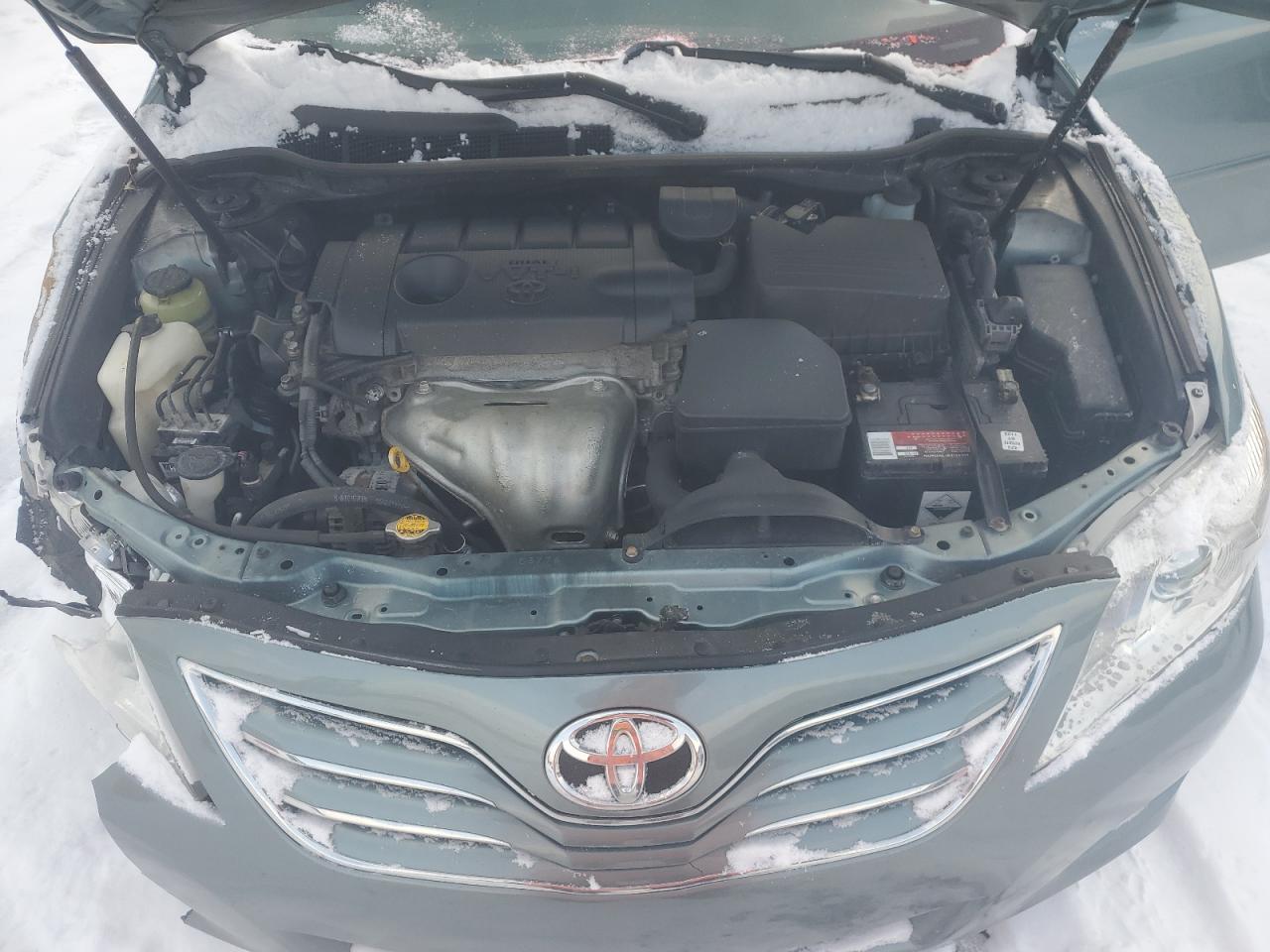 2010 Toyota Camry - Image 12