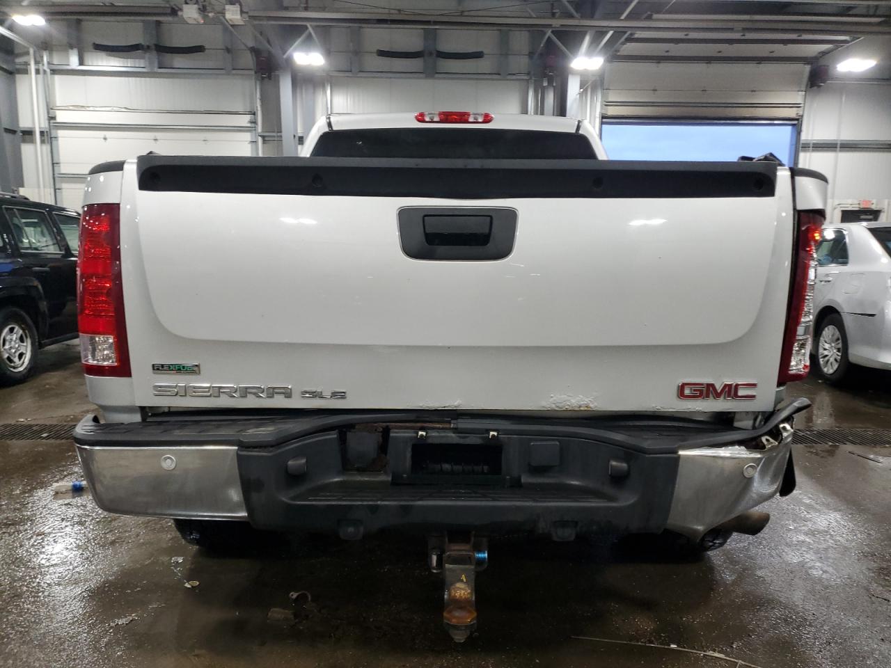 2010 GMC Sierra - Image 6