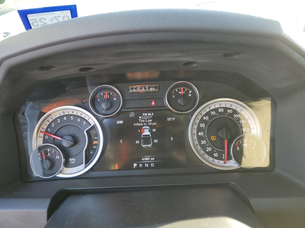 2015 RAM 1500 - Image 9