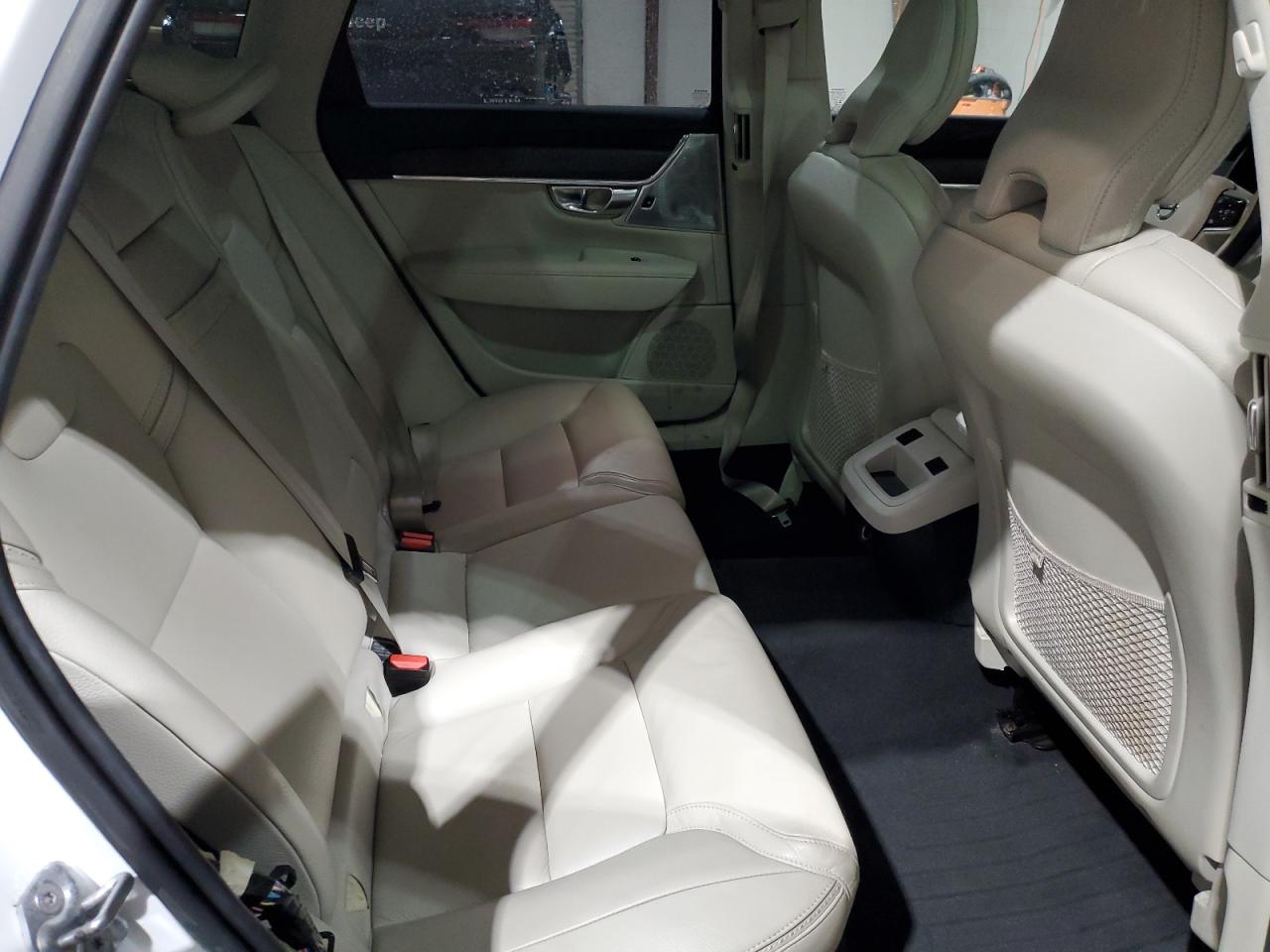 2019 Volvo V90 - Image 10