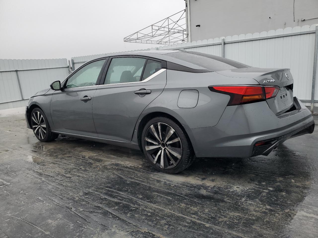 2022 Nissan Altima - Image 2