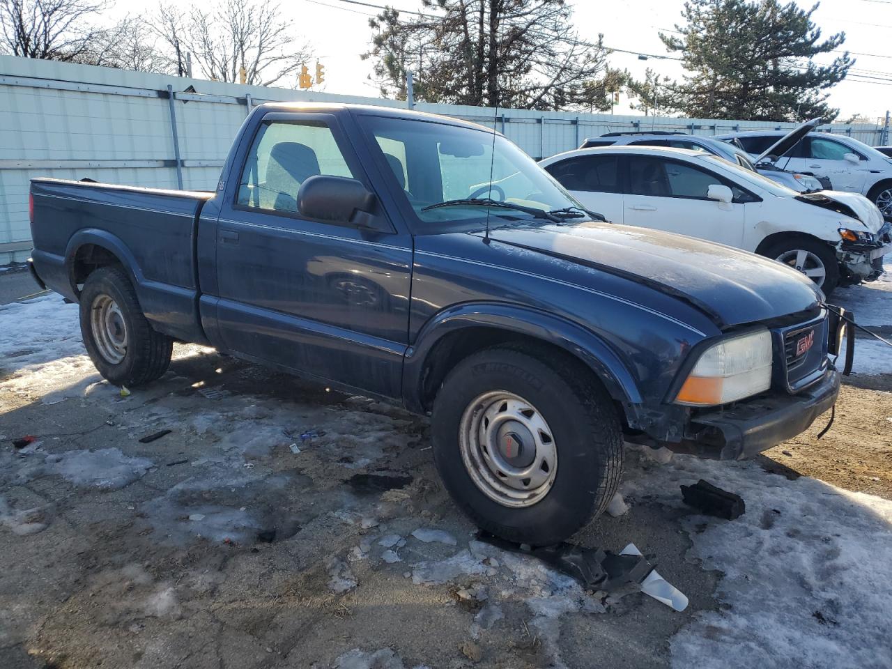 2000 GMC Sonoma - Image 4