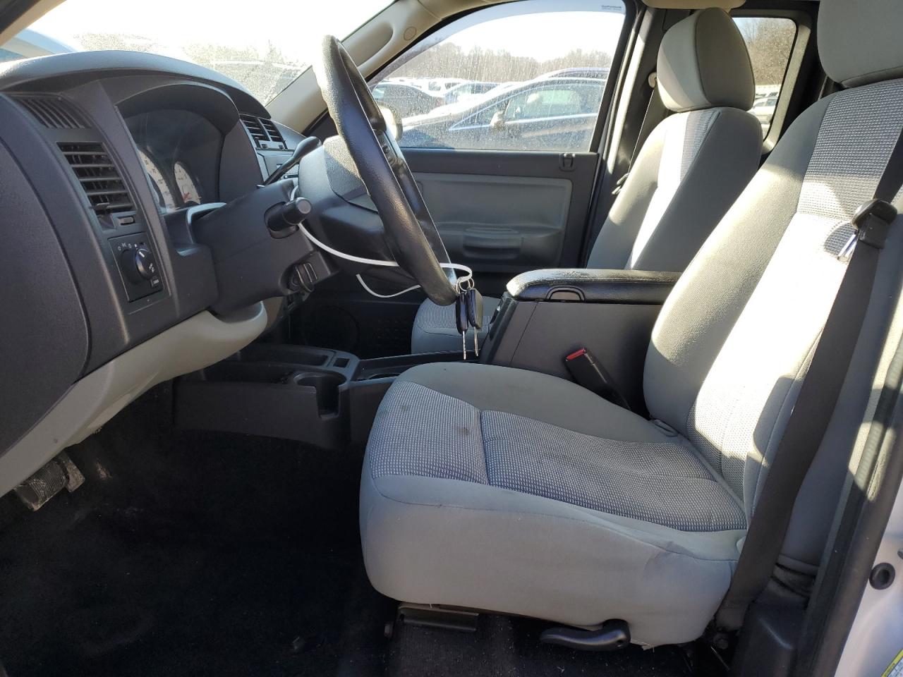 2011 Dodge Dakota - Image 7