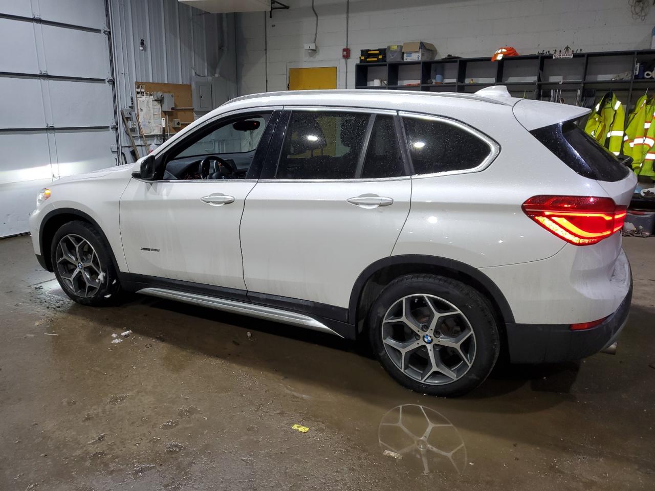 2016 BMW X1 - Image 2