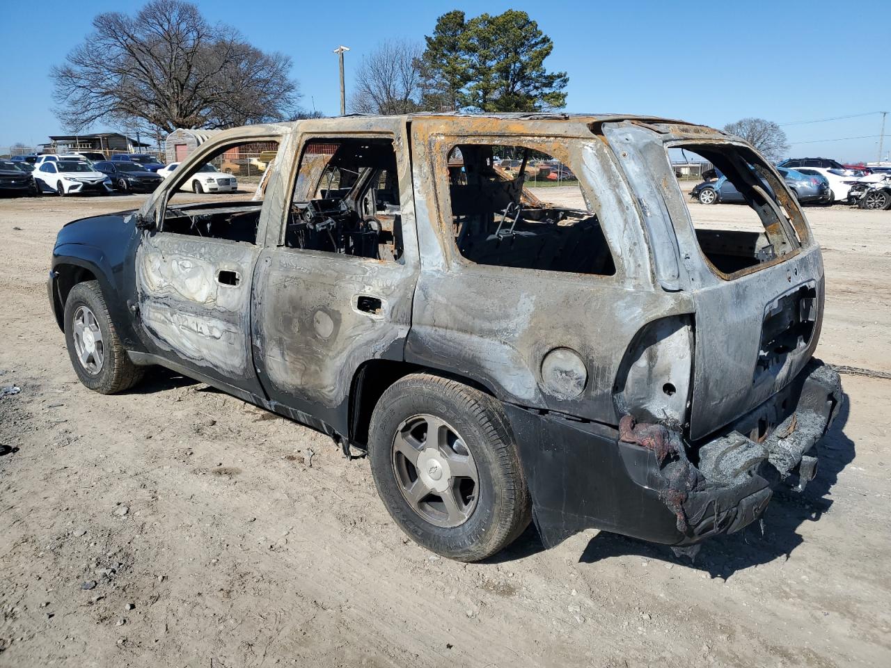 2004 Chevrolet TrailBlazer - Image 2
