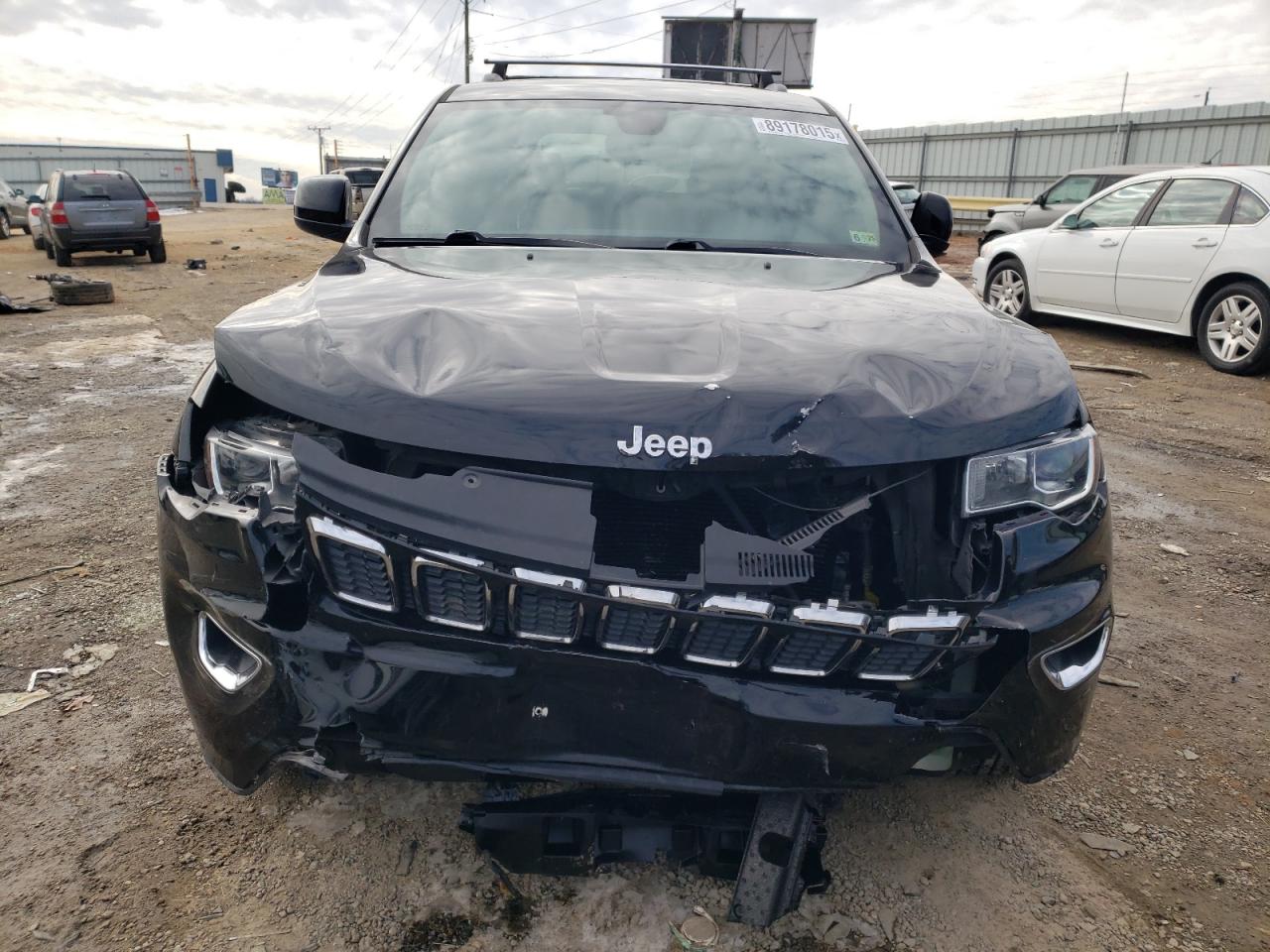 2017 Jeep Grand Cherokee - Image 5