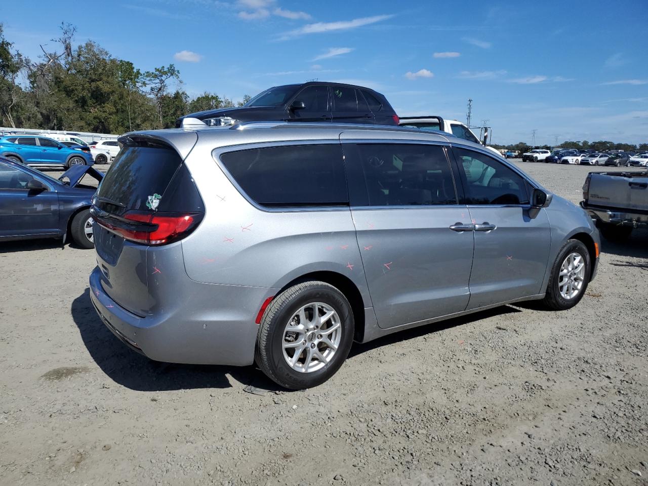2021 Chrysler Pacifica - Image 3