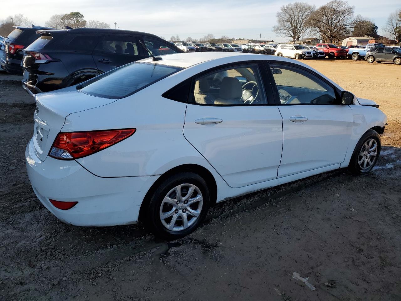 2013 Hyundai Accent - Image 3