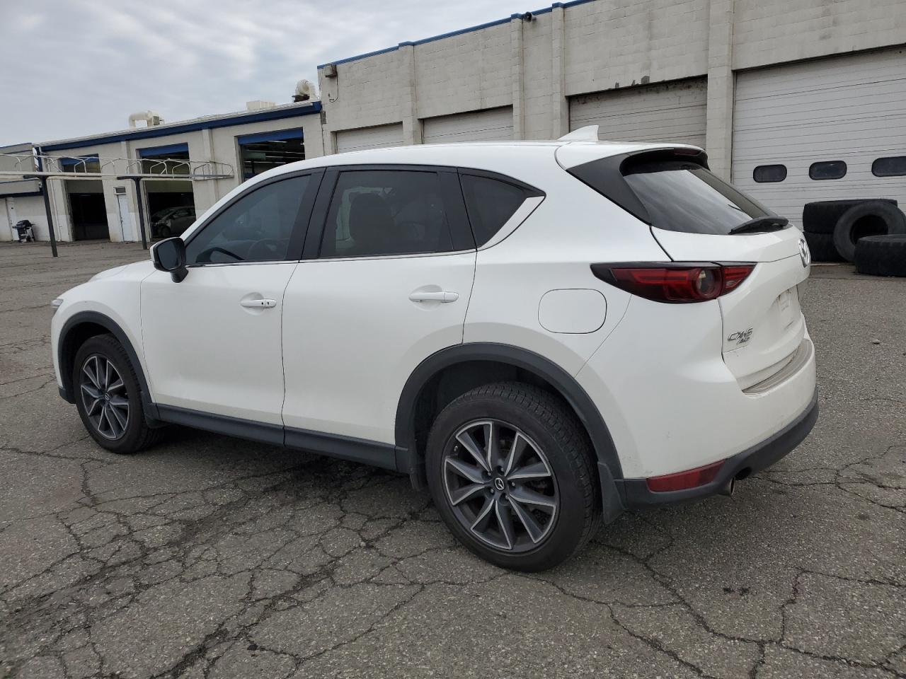 VIN JM3KFBDMXJ0310021 2018 MAZDA CX-5 no.2