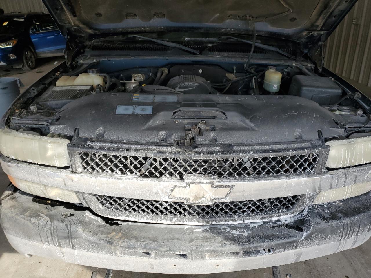 2002 Chevrolet Silverado - Image 12
