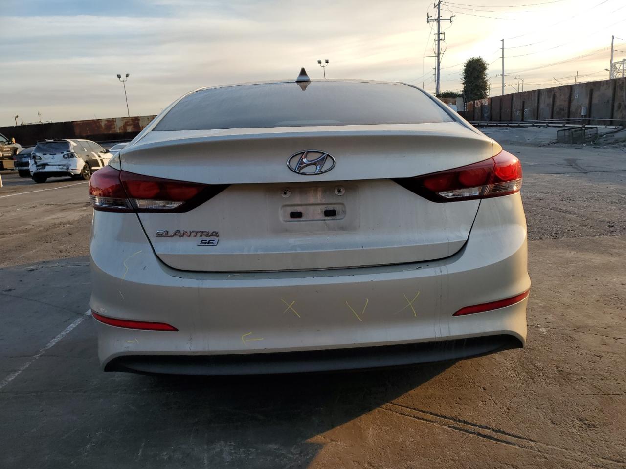 2017 Hyundai Elantra - Image 6