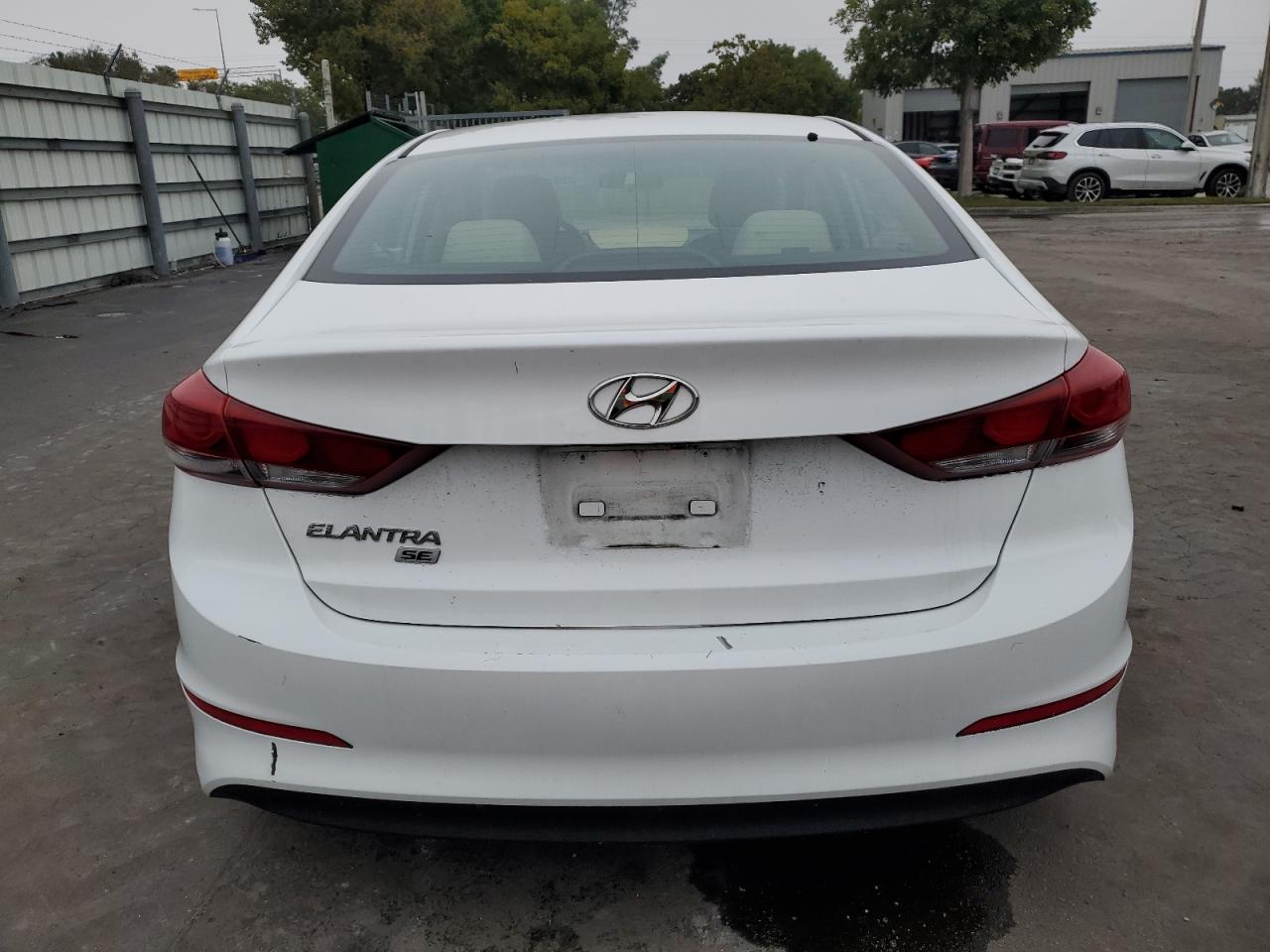 2018 Hyundai Elantra - Image 6