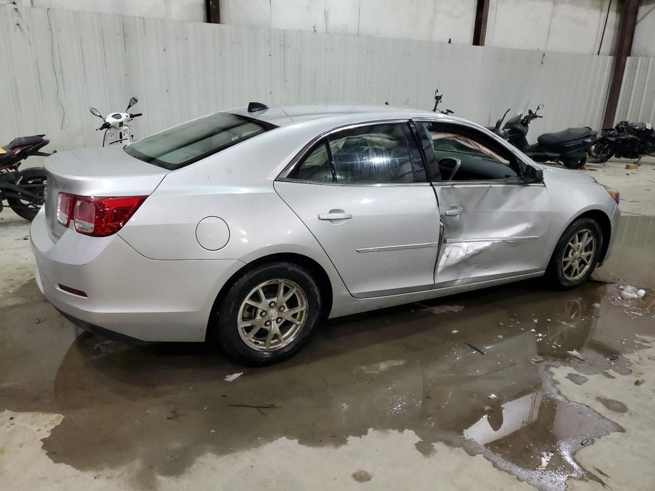 2014 Chevrolet Malibu - Image 3