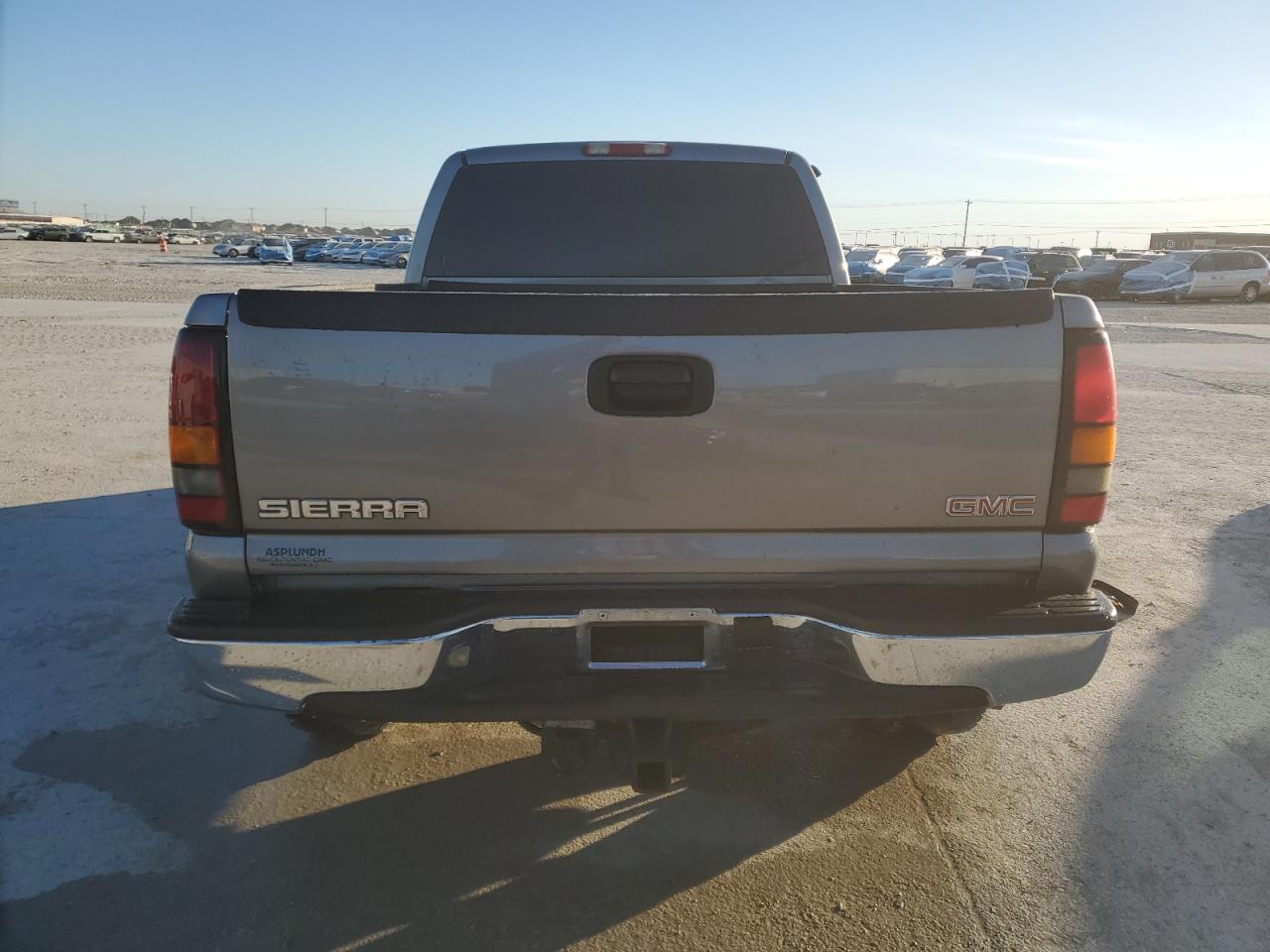 2006 GMC Sierra - Image 6