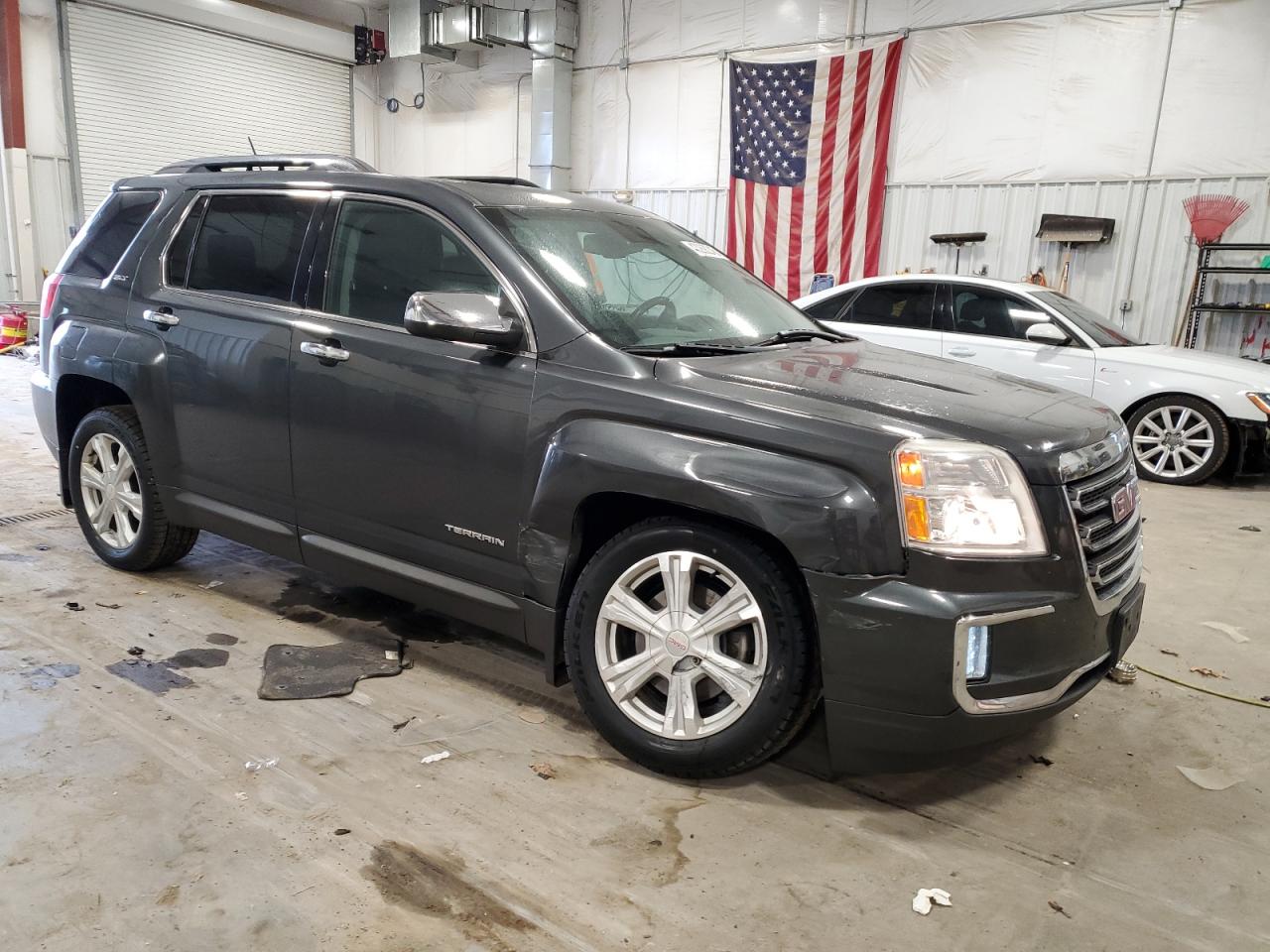 2017 GMC Terrain - Image 4