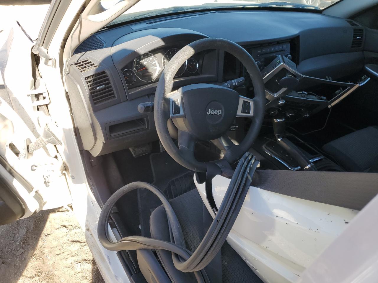 2010 Jeep Grand Cherokee - Image 8