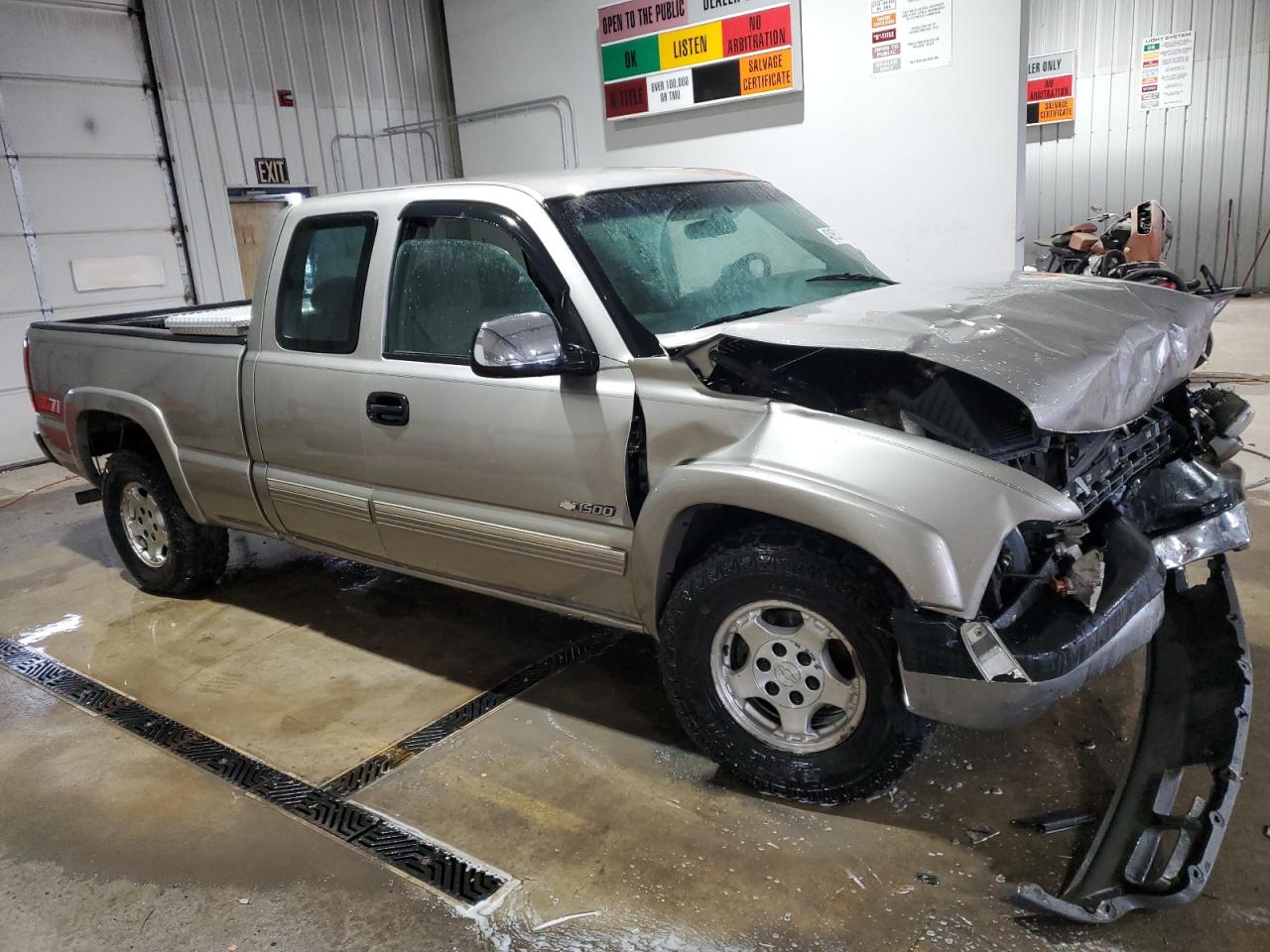 2000 Chevrolet Silverado - Image 4