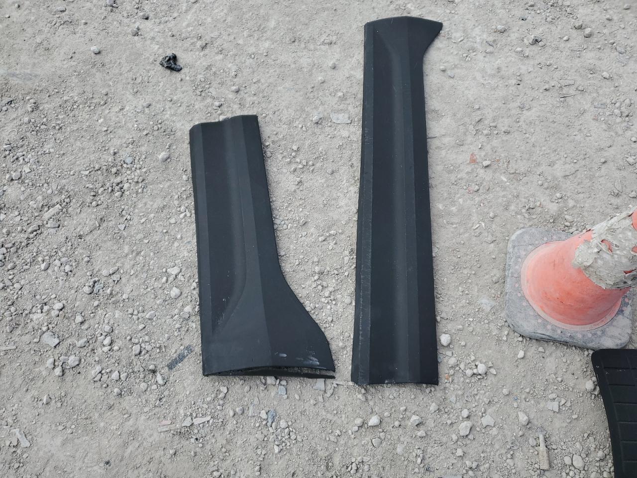 2023 Volvo XC40 - Image 12